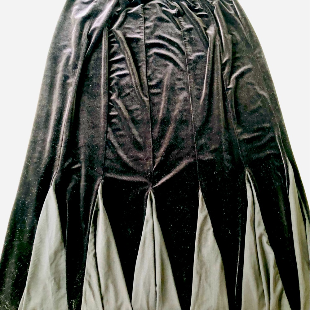 Gorgeous Velvet long skirt - Picture 2 of 7